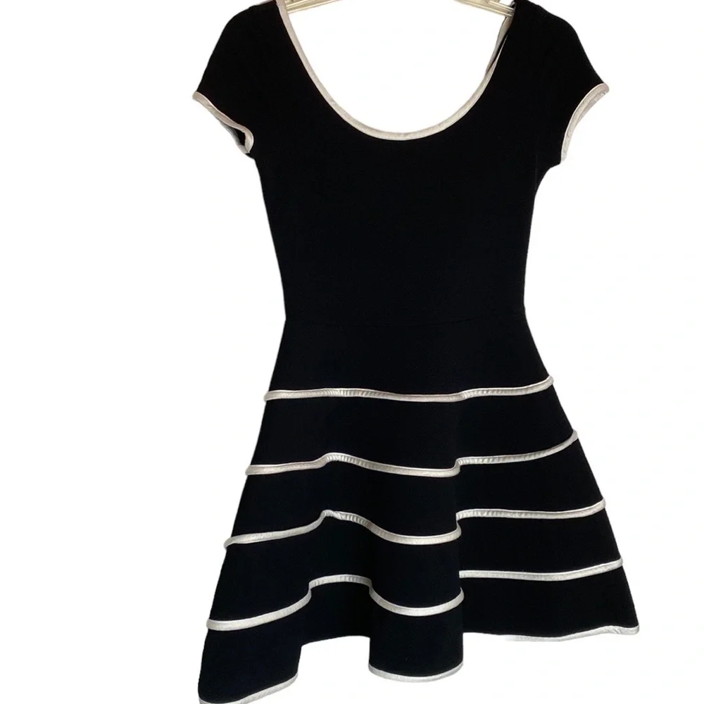 Aqua Mini Fit & Flare Scoop Neck Black & White Cocktail & Party Dress M Holiday - Picture 3 of 7